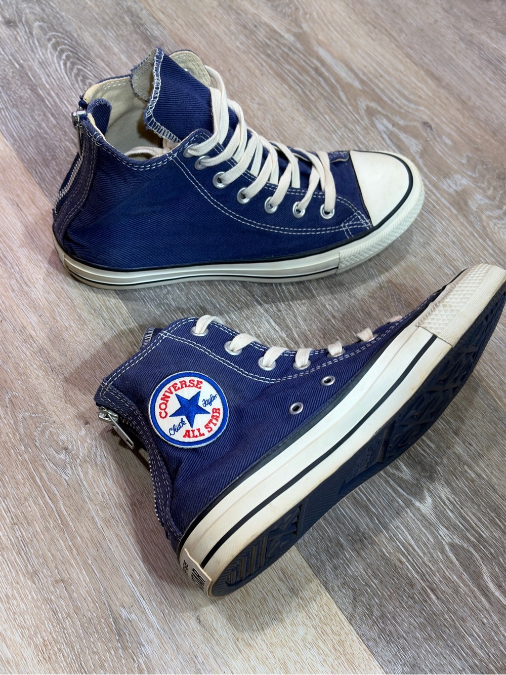 Unique! Ribbed Y2K Converse High Top Sneakers in Navy Blue with White Accents